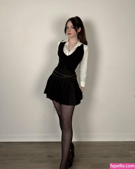 Ursiiday model xxx galleries