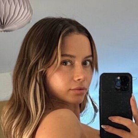 Isabell Hill porn actress galleries