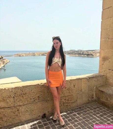 oliviarcox model pretty picture