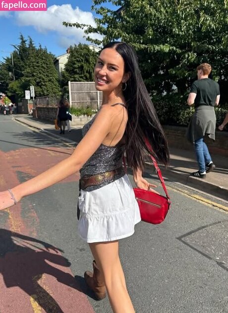 oliviarcox star high quality photos