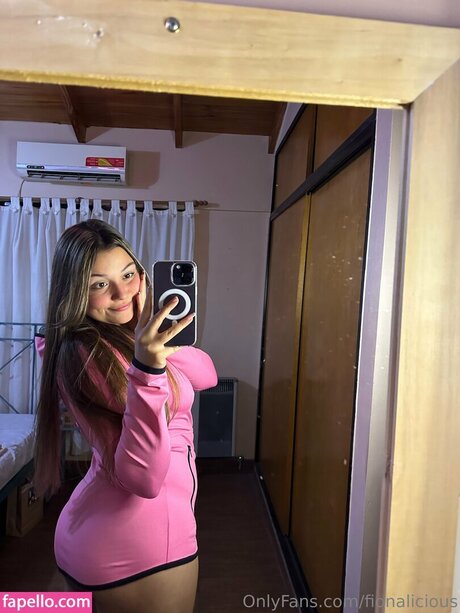 Lexi Thinks hd model image