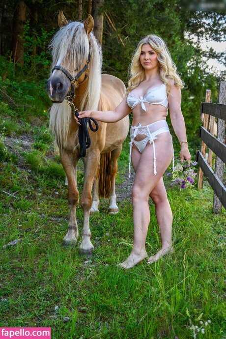 Carolin Gross art star image