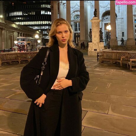 Laura Oganessian erotic star images