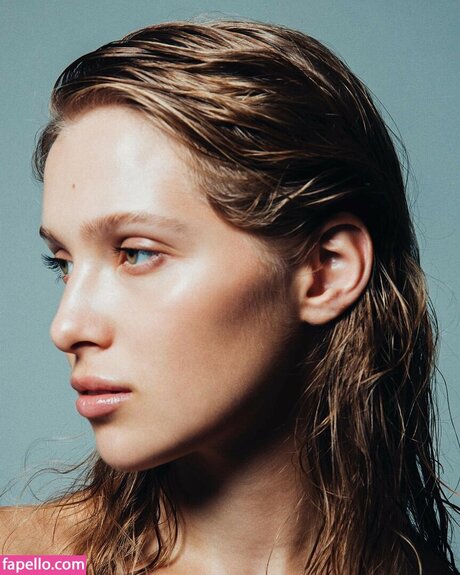 Laura Oganessian sex pornstar picture