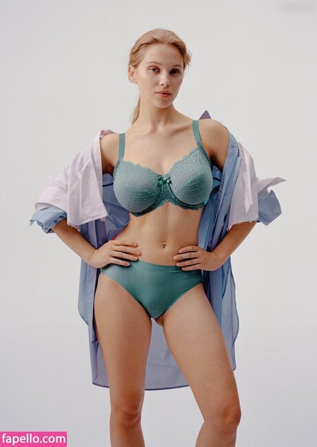 Laura Oganessian hd model image