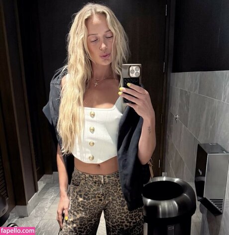 blonde hairy pussy onlyfans nude pics