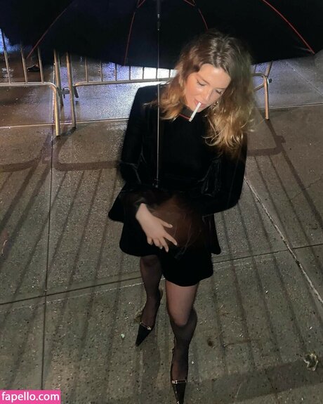 Maggie Rogers pretty actress image