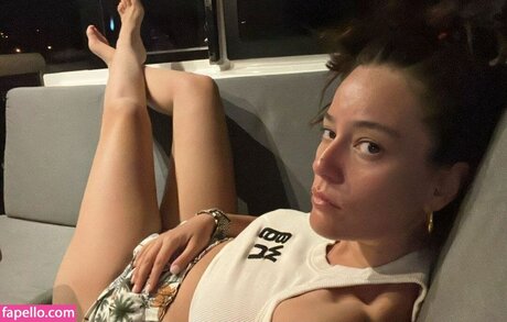 Pelin Akil star beautiful image