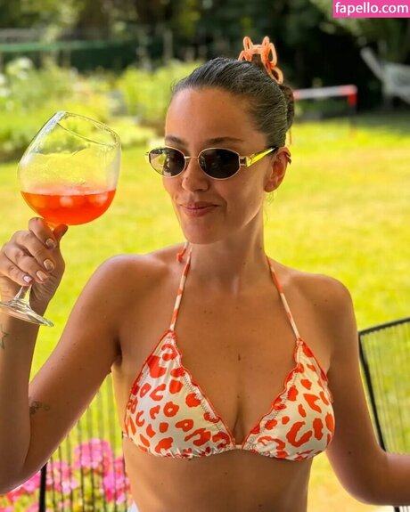 Pelin Akil model pretty images