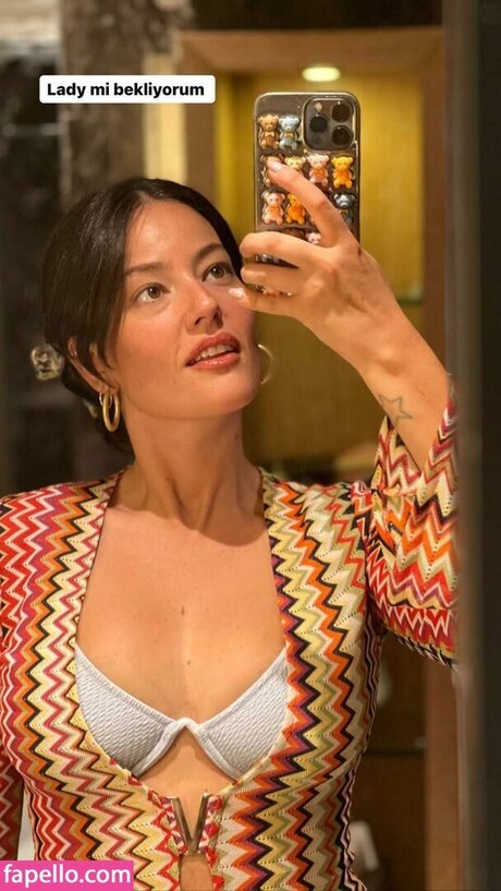 Pelin Akil naked star photo