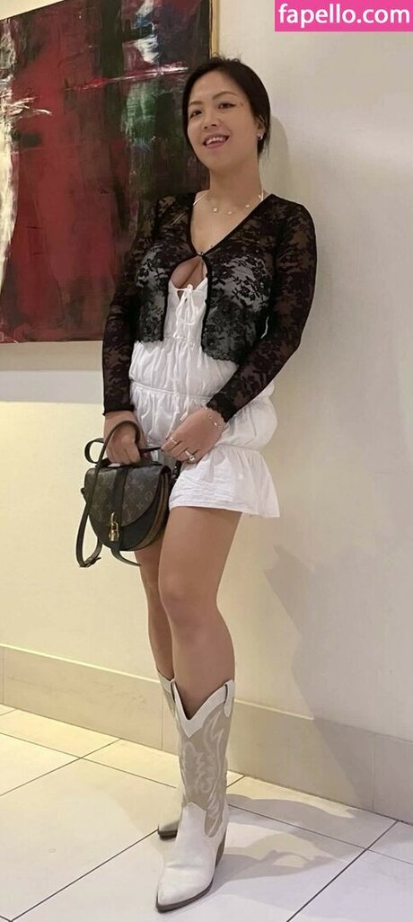 Moontellthat model nudes pics