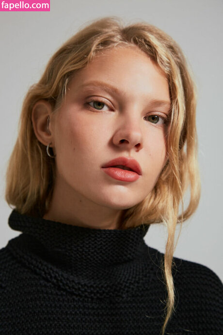 Nika Khromova model exclusive pic