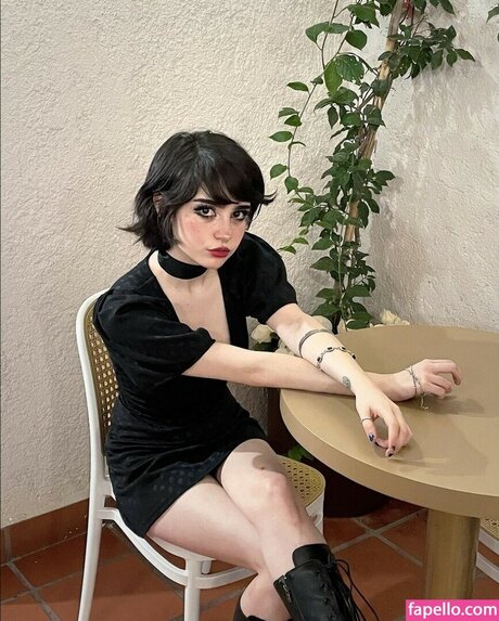 elinoiiddx free actress pictures