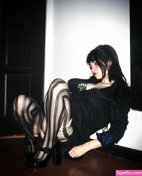 elinoiiddx hot actress gallery