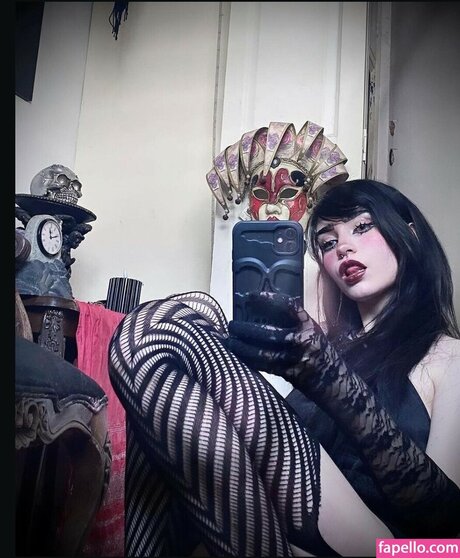 elinoiiddx nude model gallery