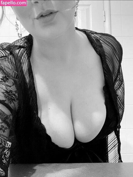 Sophie Bonjour model pretty photo