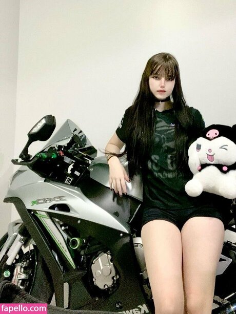 nameluaa exclusive actress galleries