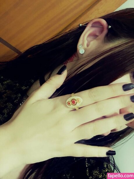 nameluaa sexy actress pictures