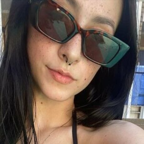 nevaevaaaaa model top img