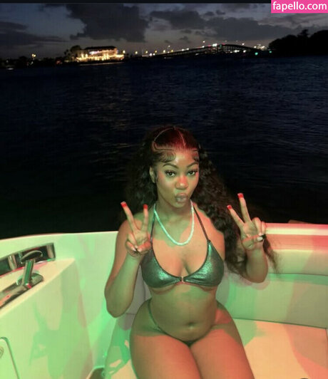 Cairothebiggesst beautiful model img