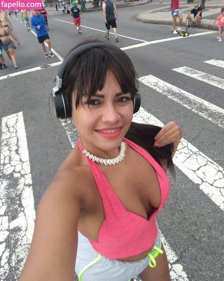 Renatinhaninfo1 naked star pic