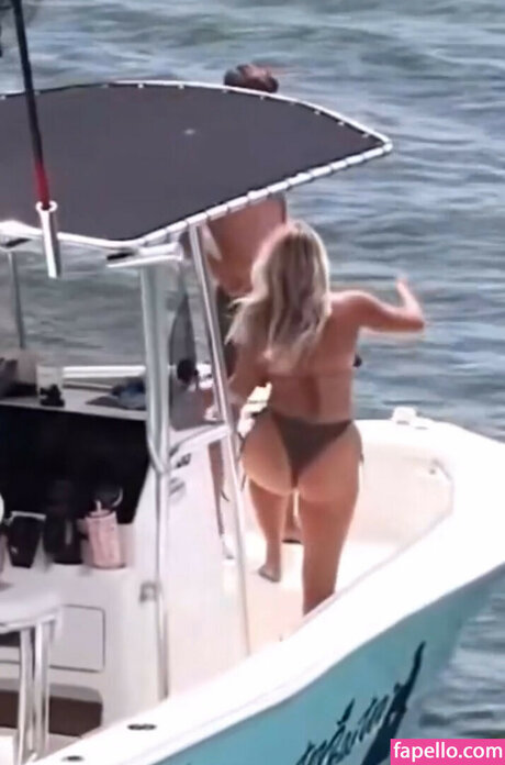 Cayla Vanderbaan sexy actress galleries