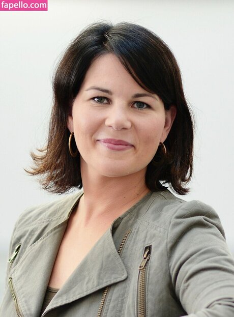 annalenabaerbock sexy model gallery