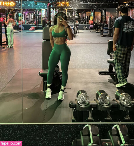 Tiara Howard star high quality image