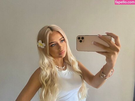 young onlyfans naked gallery