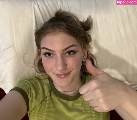 atrophicbtrfly erotic actress photo