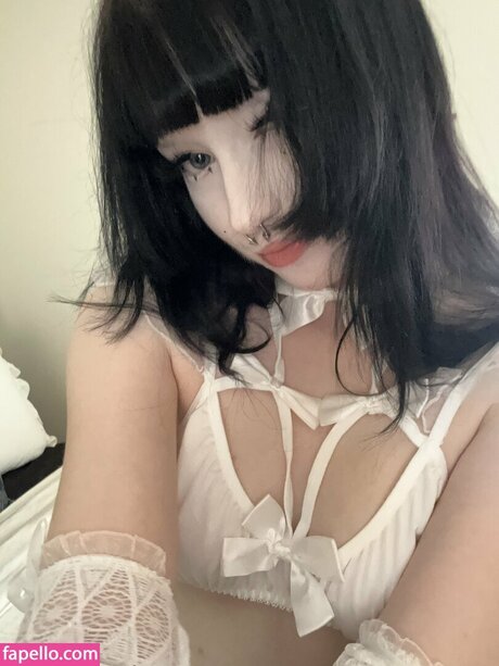 EliseRenee adult actress photos