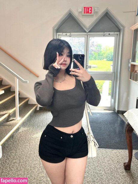 gay influencer onlyfans top picture