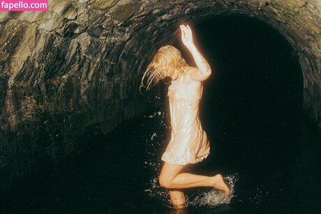 Eve Kovac star nude image