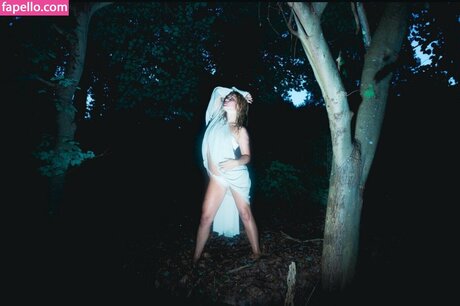 Eve Kovac star erotic pic