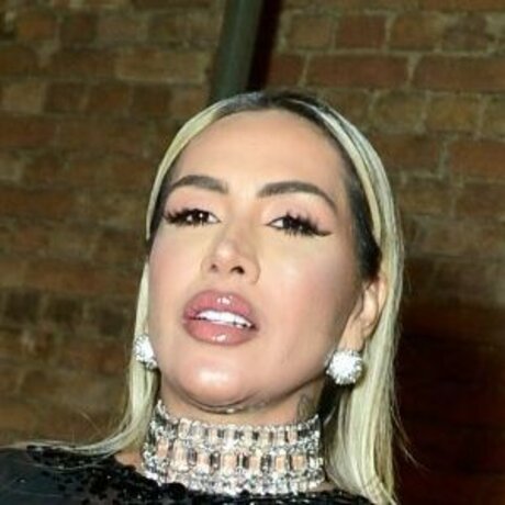 Tretas model adult gallery