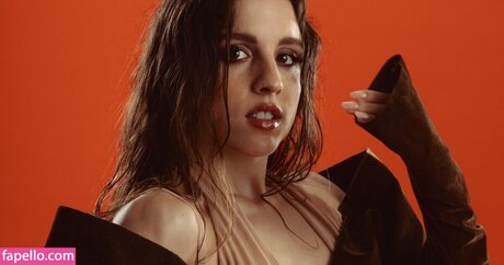 Angelina Mango star erotic pictures