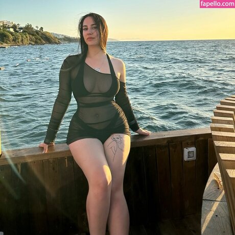 Gamze Ayd n exclusive star pic