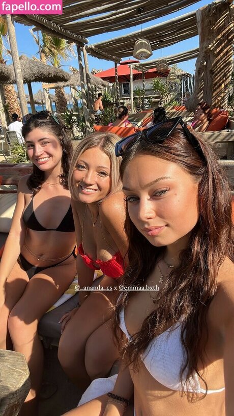 Hello__iris sexy pornstar pictures