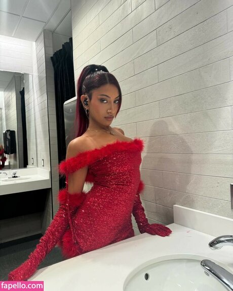 hottest young onlyfans top images