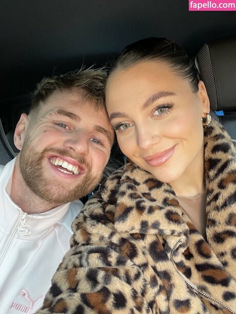 Jasmine Brownsword model exclusive img