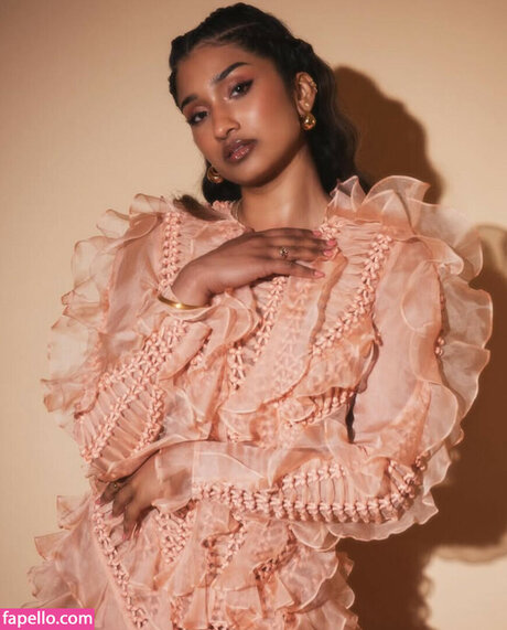 Varada Sethu hd actress pictures