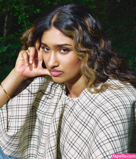 Varada Sethu model sexy img