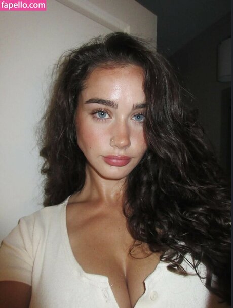 sarahemilyhope erotic star gallery