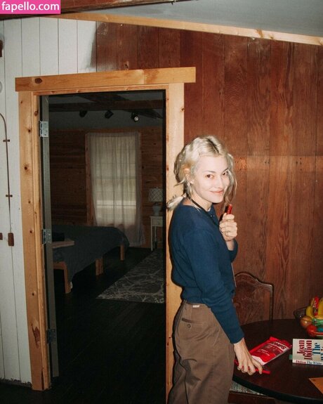 Emma Proulx nice model pictures