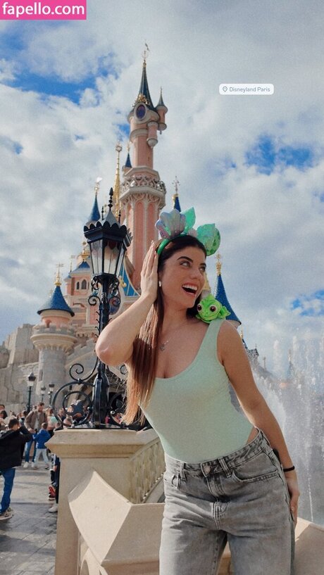 Celepamio nudes model pics