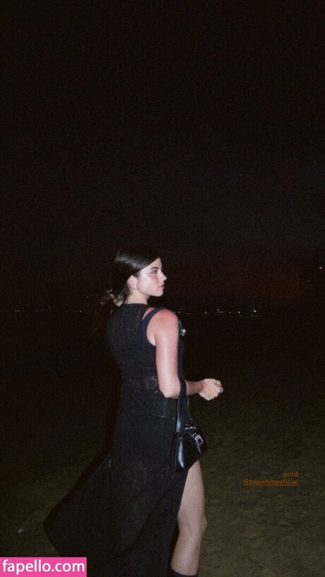 Celepamio model sexy picture