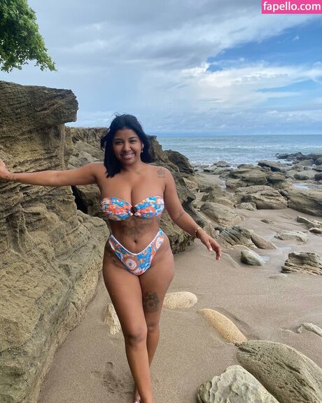 Melanie Noelia model top pics