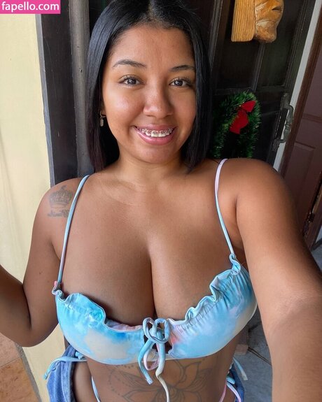 Melanie Noelia model hot photos