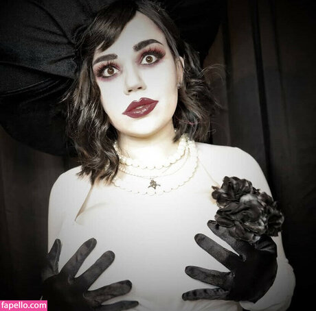 Plaguemaryjane model pretty pic