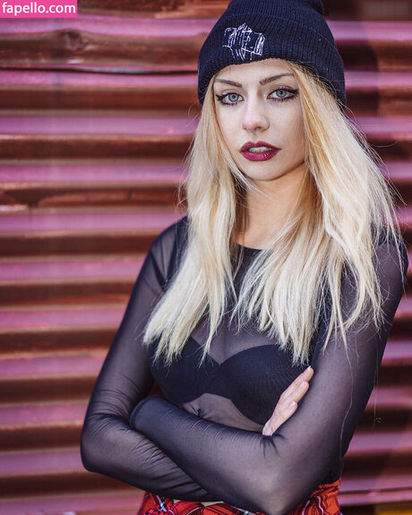 Maddie Phillips star photo